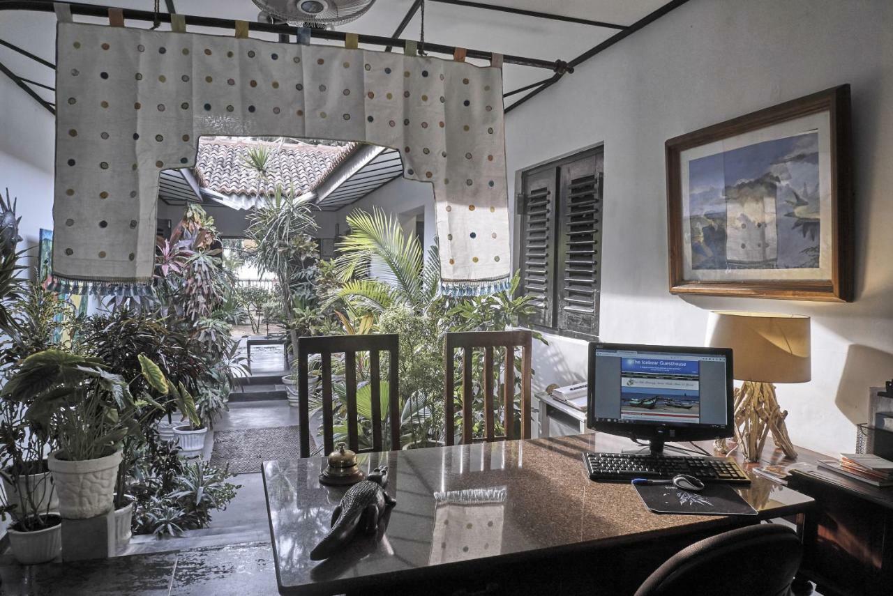 The Icebear Guesthouse เนกอมโบ ภายนอก รูปภาพ