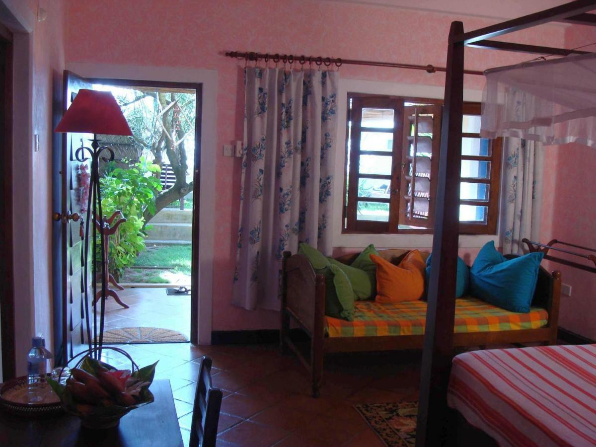 The Icebear Guesthouse เนกอมโบ ภายนอก รูปภาพ